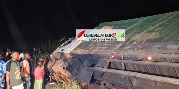 KISSIDOUGOU : un camion se renverse et tue deux jeunes à faramakoura