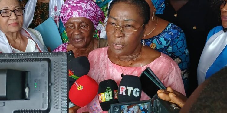Présidentielle du 28 décembre : Dre. Makalé Traoré soutient la candidature de Mamadi Doumbouya