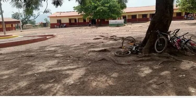Grève générale dans le secteur éducatif : les écoles de Sangarédi déjà impactées
