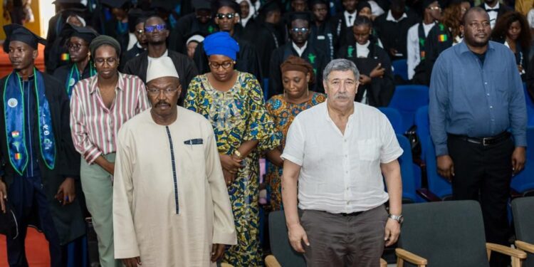 Dr. Ousmane Kaba préside la cérémonie de remise des satisfécits à 183 médecins de la 13è promotion de l’Université Kofi Annan et à 42 pharmaciens de la 12è promotion