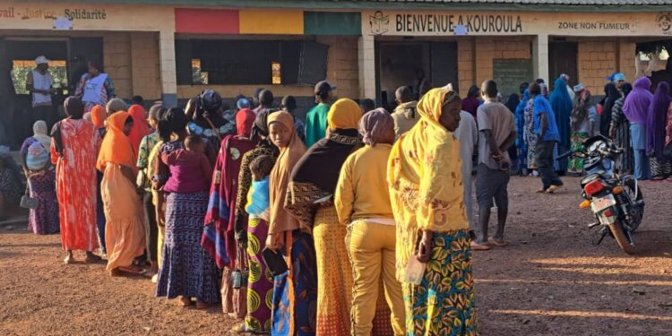 Présidentielle 2025 : Affluence dans certains bureaux de vote à Labé