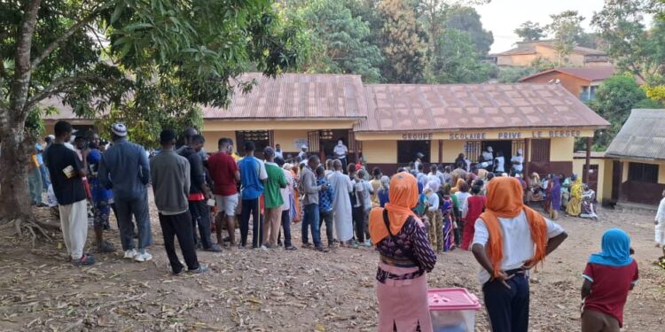 Présidentielle 2025 : des bureaux de vote déjà vides à N’Zérékoré