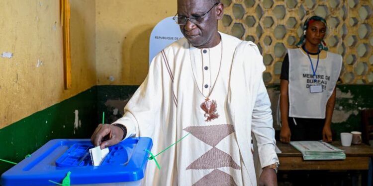 Le candidat Mohamed Nabé vote à Lambanyi : ‘’Il y a des bureaux de vote qui ont ouvert en retard’’