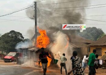 KINDIA : une boutique et tout son contenu consumés dans un violent incendie