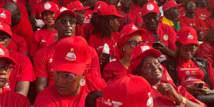 Investiture de Mamadi Doumbouya : forte mobilisation du Directeur Général et du personnel de la LONAGUI au stade de Nongo