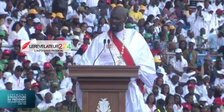 Mamadi Doumbouya aux Guinéens : ‘’On ne construit pas une nation dans la division et on ne bâtit pas la prospérité sur la haine’’