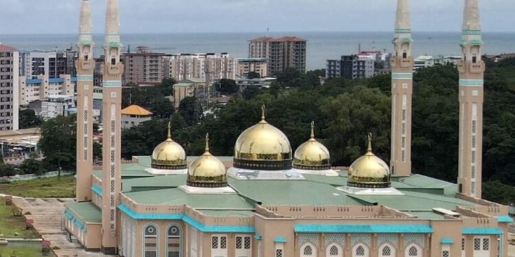 Ramadan 2026 : le croissant lunaire aperçu, le jeûne débute ce mercredi en Guinée