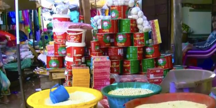 BOKE : la baisse des prix annoncée par le gouvernement peine à se faire sentir sur les marchés