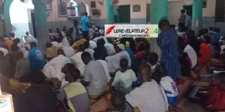 KINDIA – Friguiagbé : les fidèles musulmans célèbrent la Nuit du Destin pour la paix en Guinée