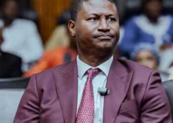 ​Décret : Namory Camara, ancien ministre de l’Énergie, nommé Directeur Général de l’AGD