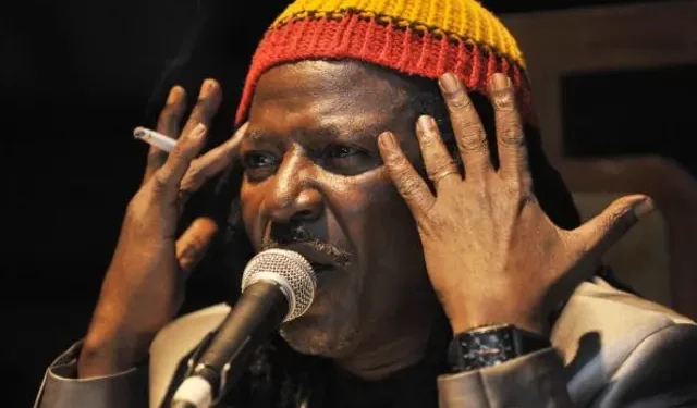Alpha Blondy dément l’hommage à Toumba Diakité : « C’est une œuvre de l’intelligence artificielle »