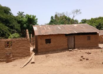 KANKAN : un incendie d’origine électrique réduit une maison en cendres à Senkefara 1
