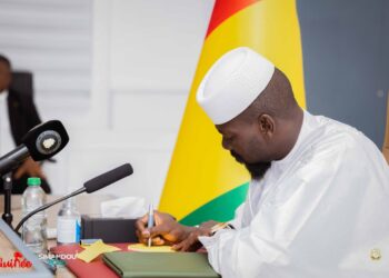 Guinée : le Président Mamadi Doumbouya désormais habilité à légiférer par ordonnance