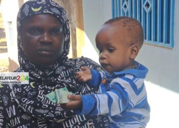 Conakry : les coxeurs, ces acteurs discrets mais indispensables du transport urbain