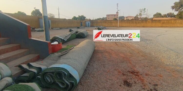 Extension du Stade 1er Mai de Boké : le directeur alerte sur un risque de retard des travaux