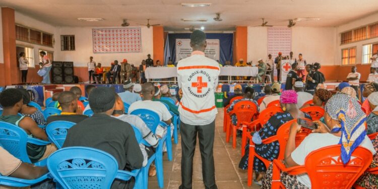 Rio Tinto soutient la Croix Rouge guinéenne avec le lancement officiel d’un programme d’assistance aux victimes des inondations et des glissements de terrain à Coyah et Manéah (Communiqué)