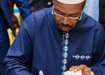 « Transition économique de 1986 en Guinée » : Dr. Ousmane Kaba dédicace son nouvel ouvrage