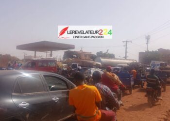 Pénurie de carburant à Siguiri: l&rsquo;essence se négocie à 30 000 GNF par litre