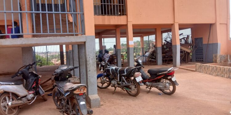 ​Double scrutin en Guinée : la DGE prolonge exceptionnellement le scrutin jusqu&rsquo;à 19h30