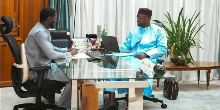 Séisme politique au Sénégal : Bassirou Diomaye Faye limoge Ousmane Sonko et dissout le gouvernement