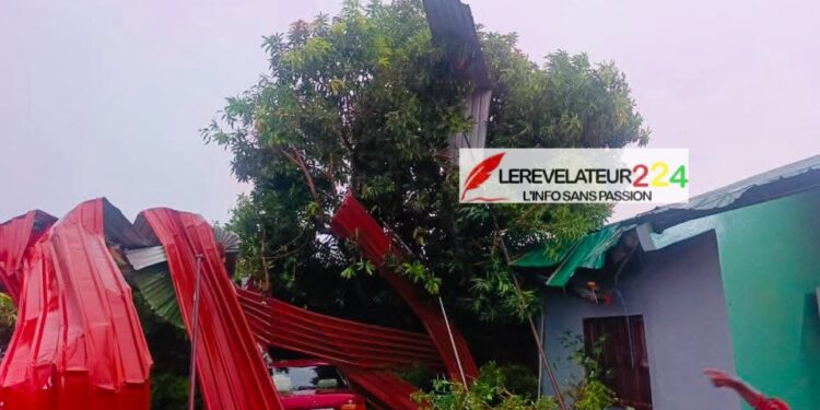 SANGAREDI : Une violente tornade endommage gravement le Lycée Général Lansana Conté