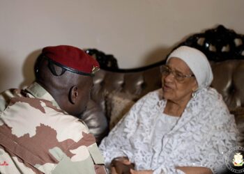 Hommage à Hadja Andrée Touré : l’incarnation de la dignité guinéenne (Par Boubacar Yacine Diallo)