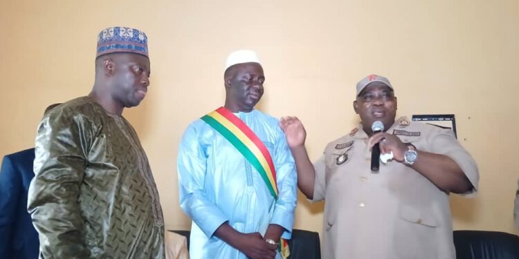 Mairie de Boké : passation de service entre le président de la délégation spéciale sortant et le nouveau maire