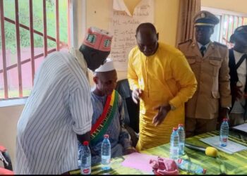 Mairie de Boké : passation de service entre le président de la délégation spéciale sortant et le nouveau maire