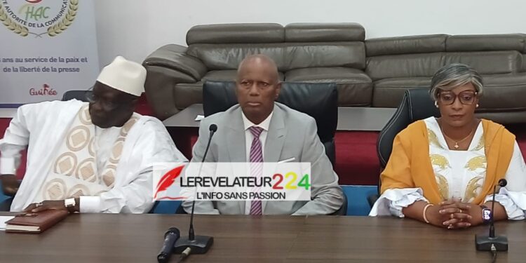 Double scrutin en Guinée : Boubacar Yacine Diallo salue un climat de paix historique et l’« assainissement » réussi de la presse