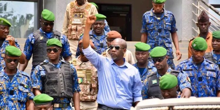 Transfèrement d’Aliou Bah à la prison de Coyah : le MoDeL appelle ses militants au calme et à la sérénité