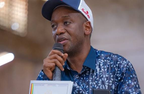 Affaire Algassimou Diallo : le Président Mamadi Doumbouya acte la radiation du magistrat et lui retire son Ordre du Mérite