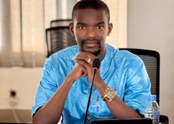 Pampers recyclés en Guinée : l’alerte sanitaire qui doit nous interpeller (Par Dr. Karamo Kaba)