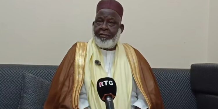 Affaire Bella Bah : le Grand imam Elhadj Mamadou Saliou Camara pardonne et sollicite la clémence des autorités