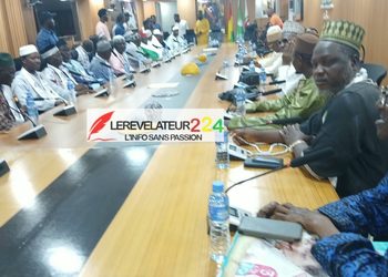 Crise autour du Kountigui de la Basse-Guinée : Djénabou Touré réunit les deux camps et prône le dialogue