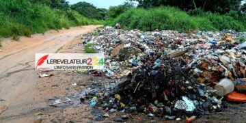 KISSIDOUGOU : la décharge de Songbô déborde, la route de Yombirô menacée par les ordures