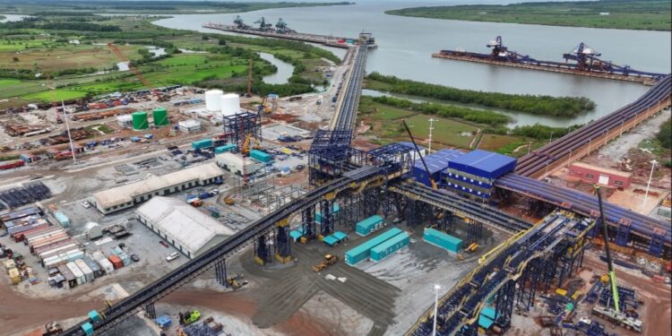 SimFer commence la mise en service progressive d’infrastructures clés au port de Morebaya 